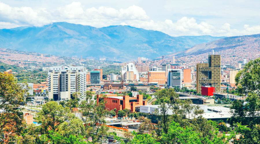 Onze autoverhuurservices bieden een gevarieerde selectie van voertuigen in Medellín.